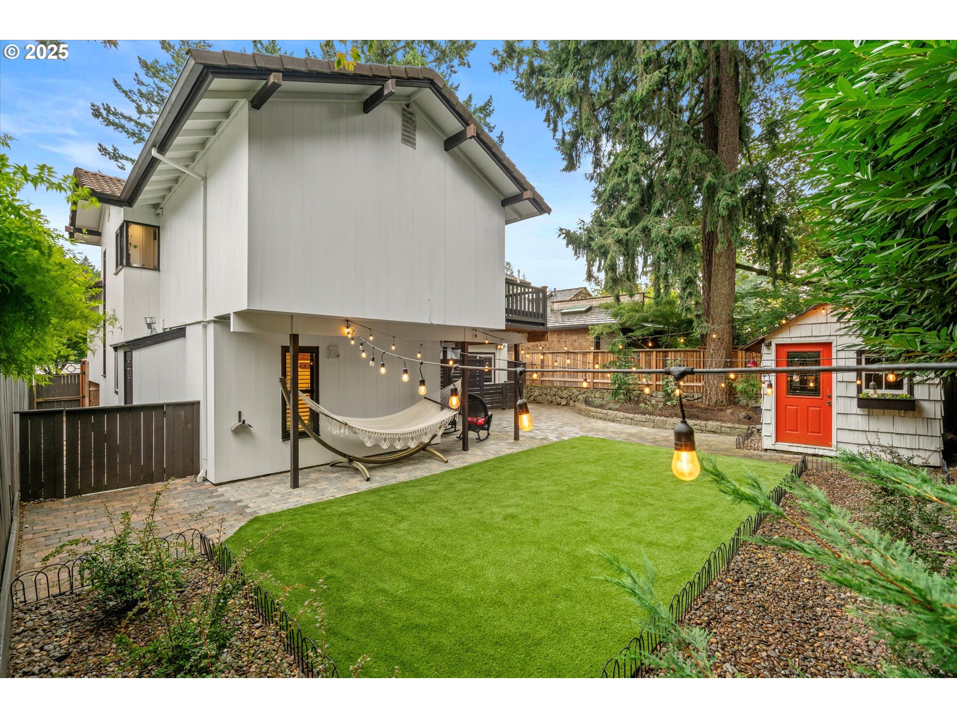 16636 MAPLE CIR