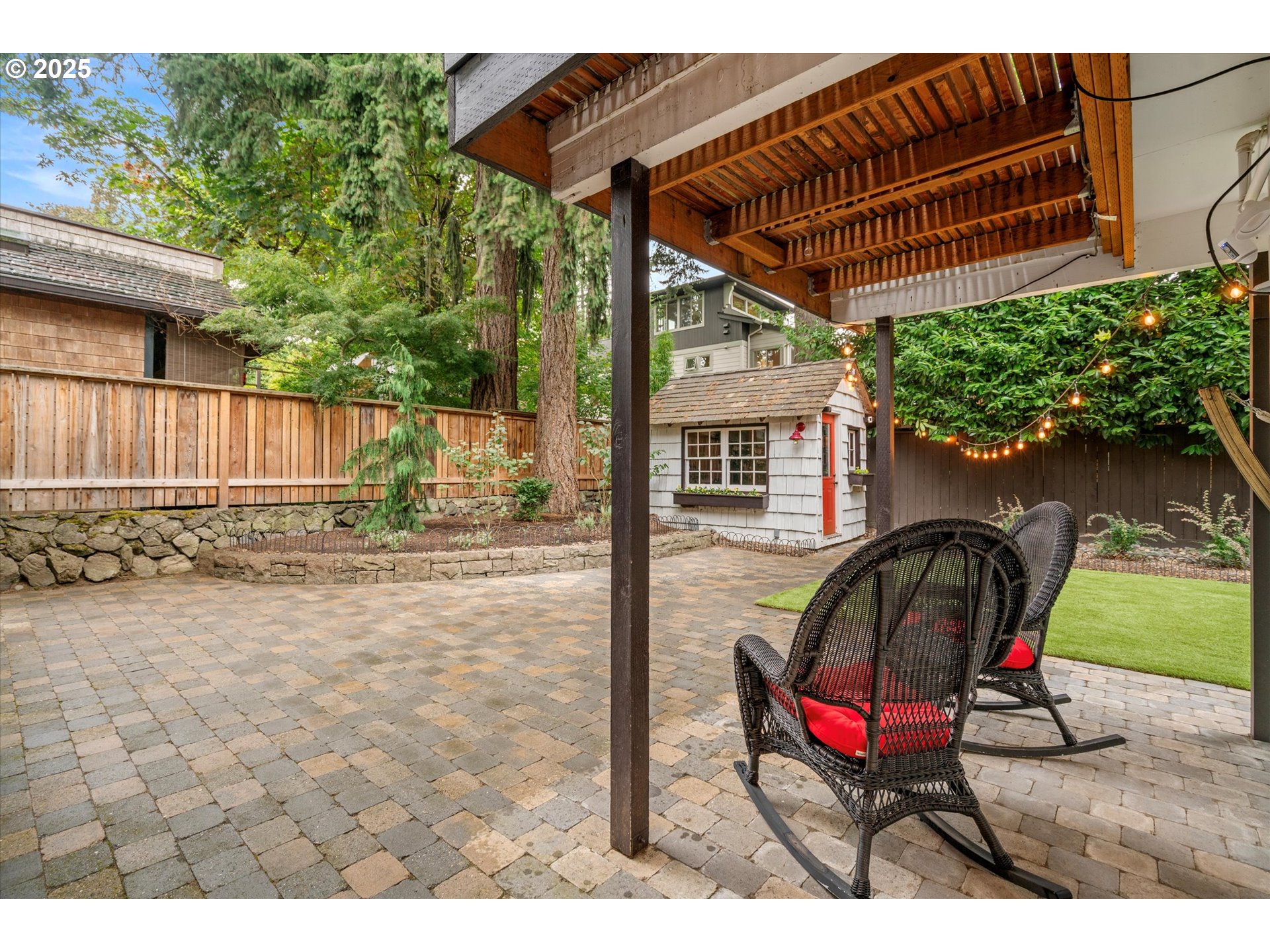 16636 MAPLE CIR