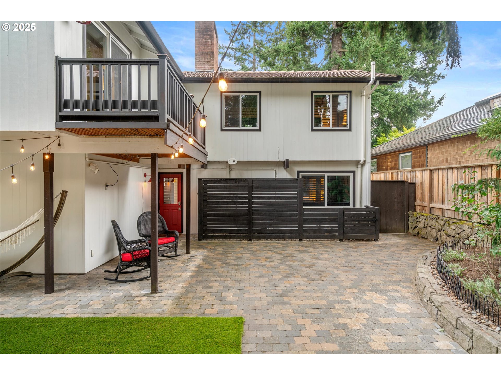 16636 MAPLE CIR