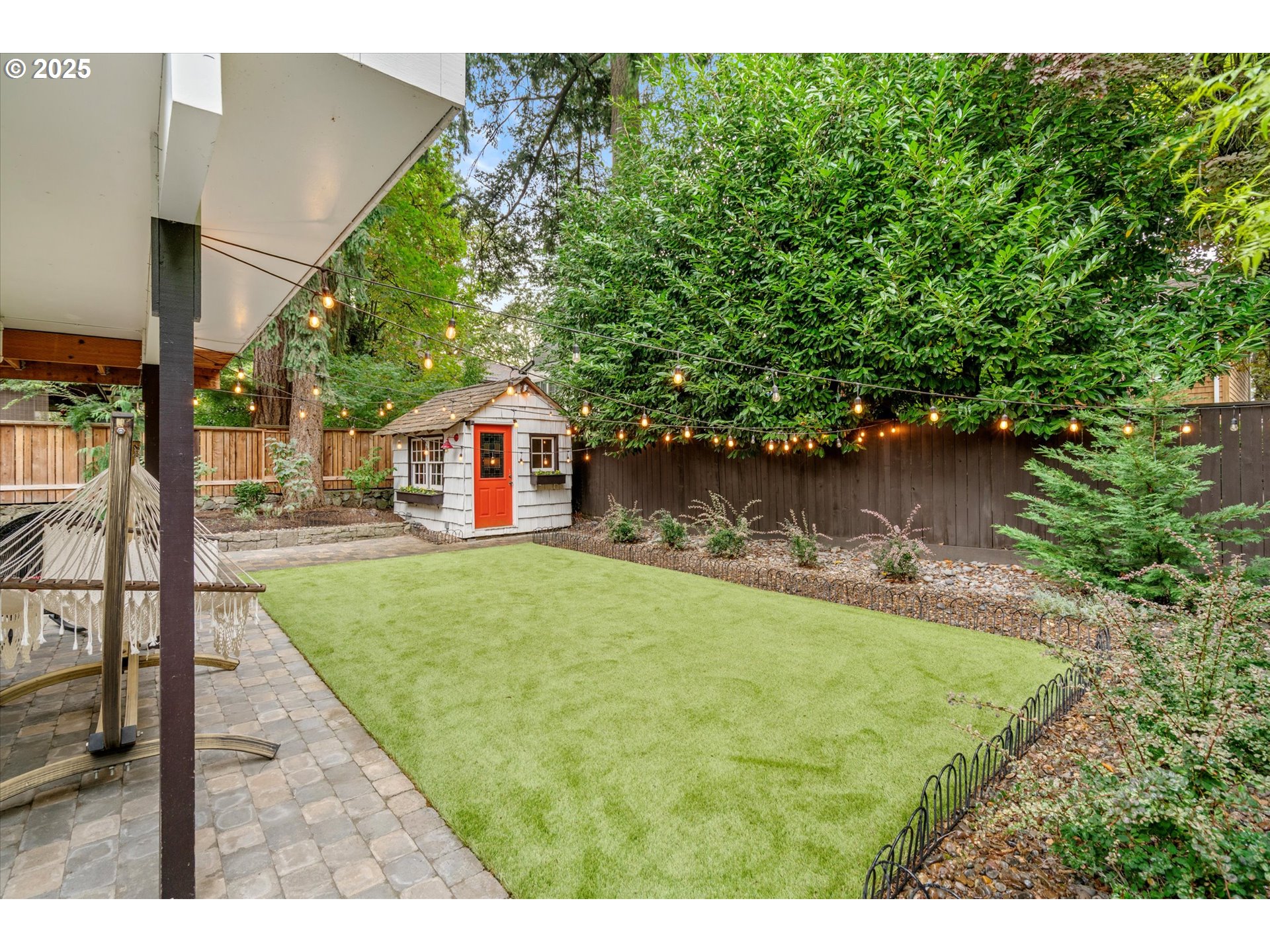 16636 MAPLE CIR