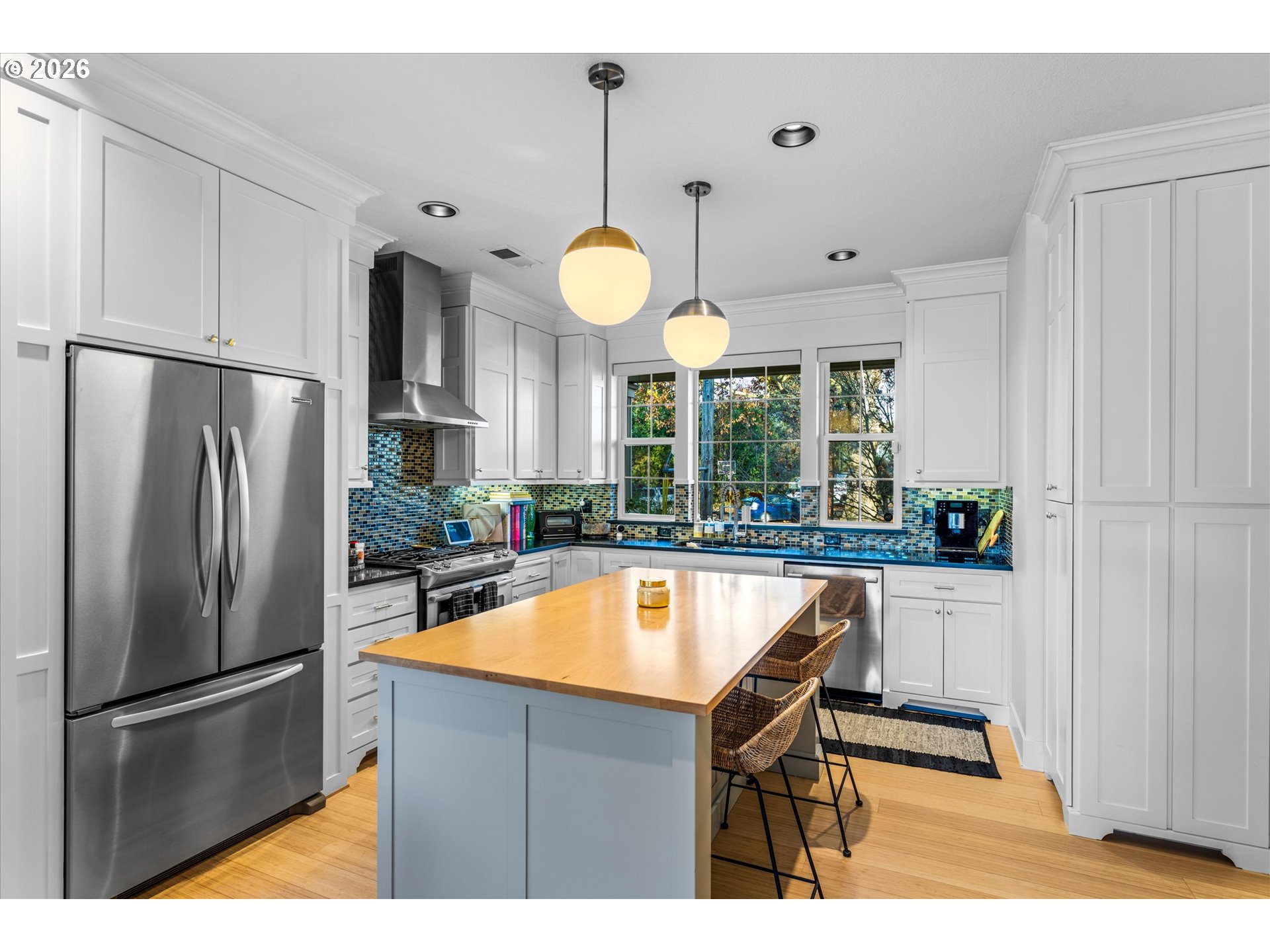 3969 N OVERLOOK BLVD B