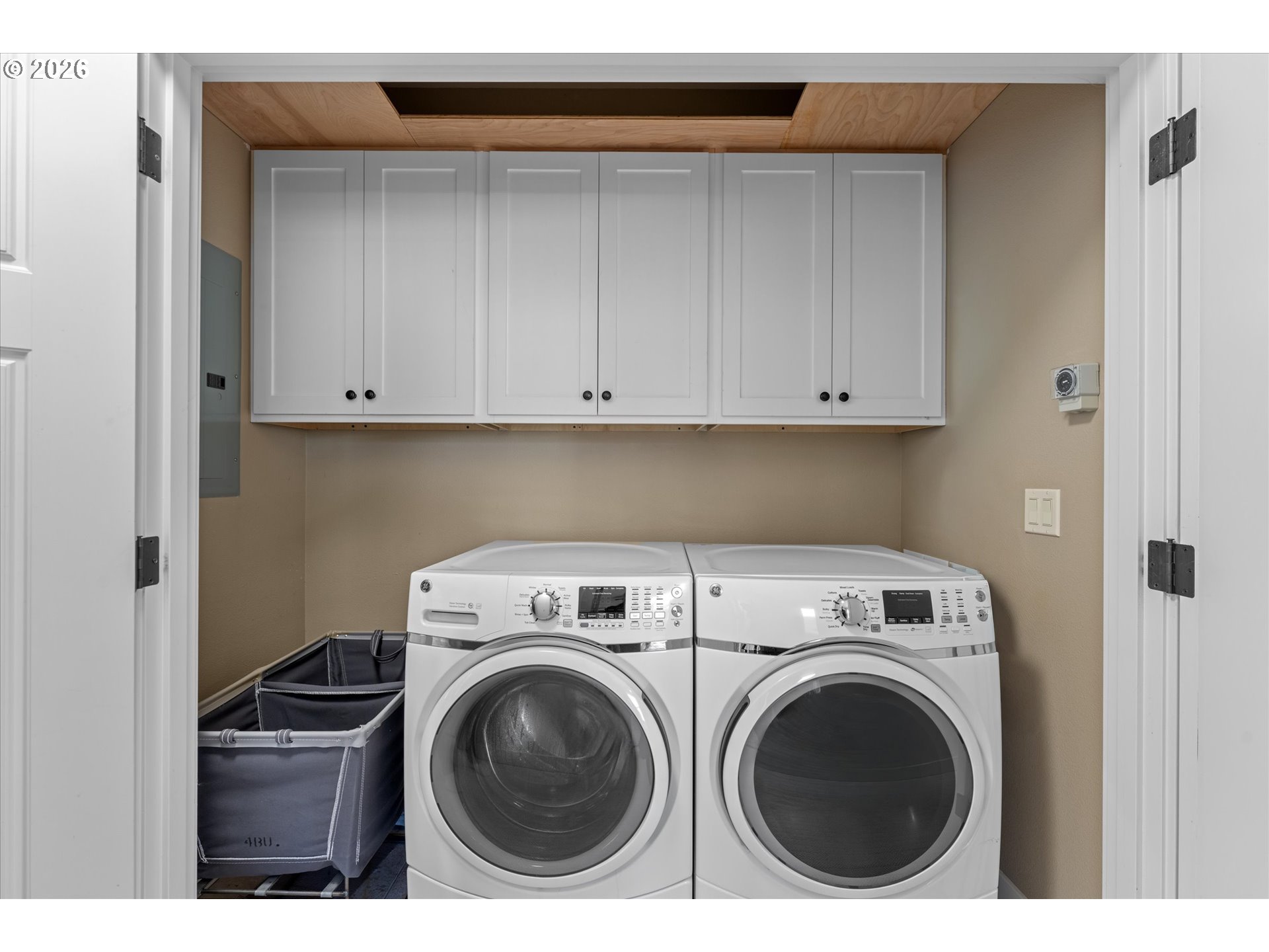 3969 N OVERLOOK BLVD B