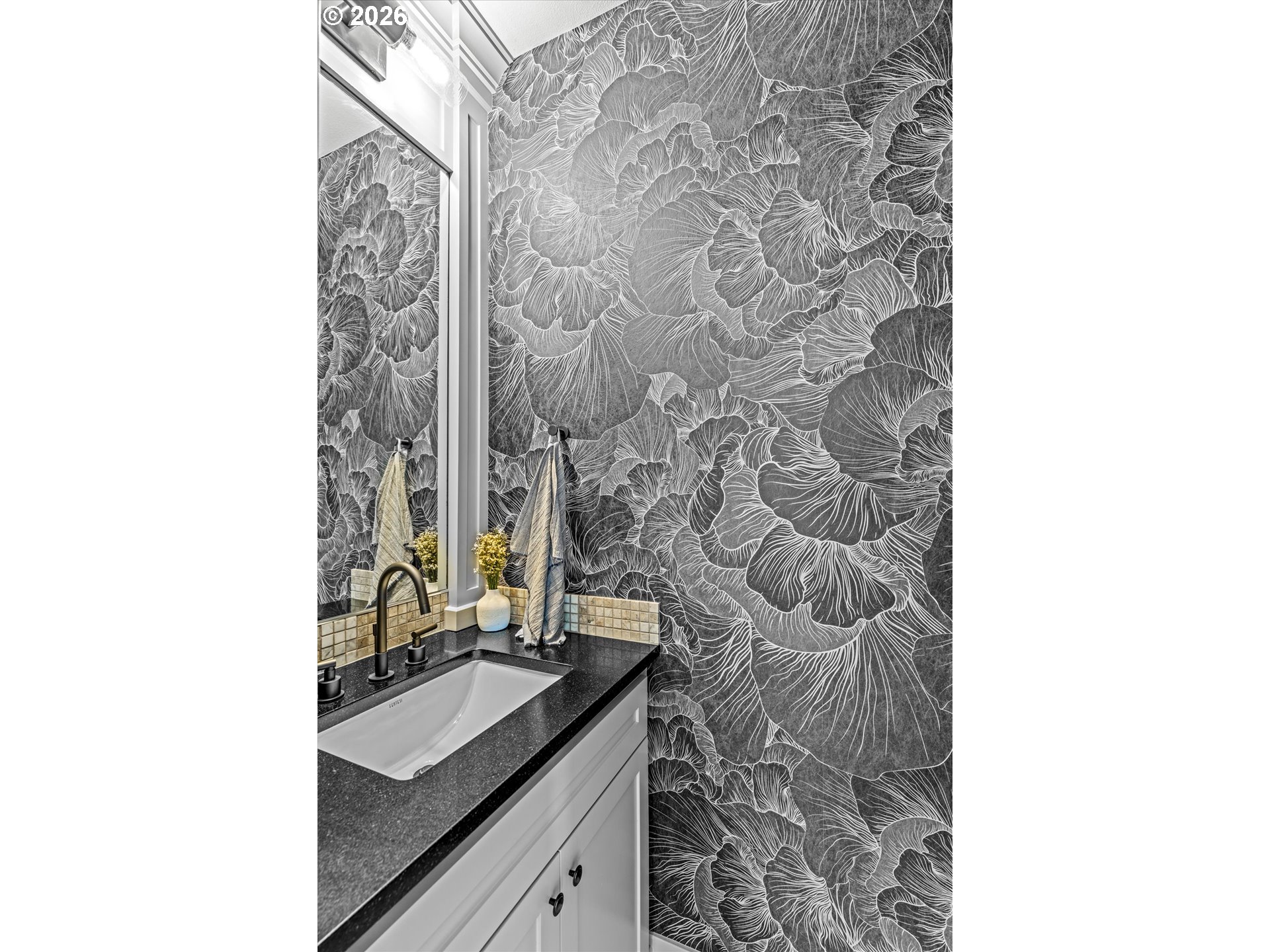 3969 N OVERLOOK BLVD B