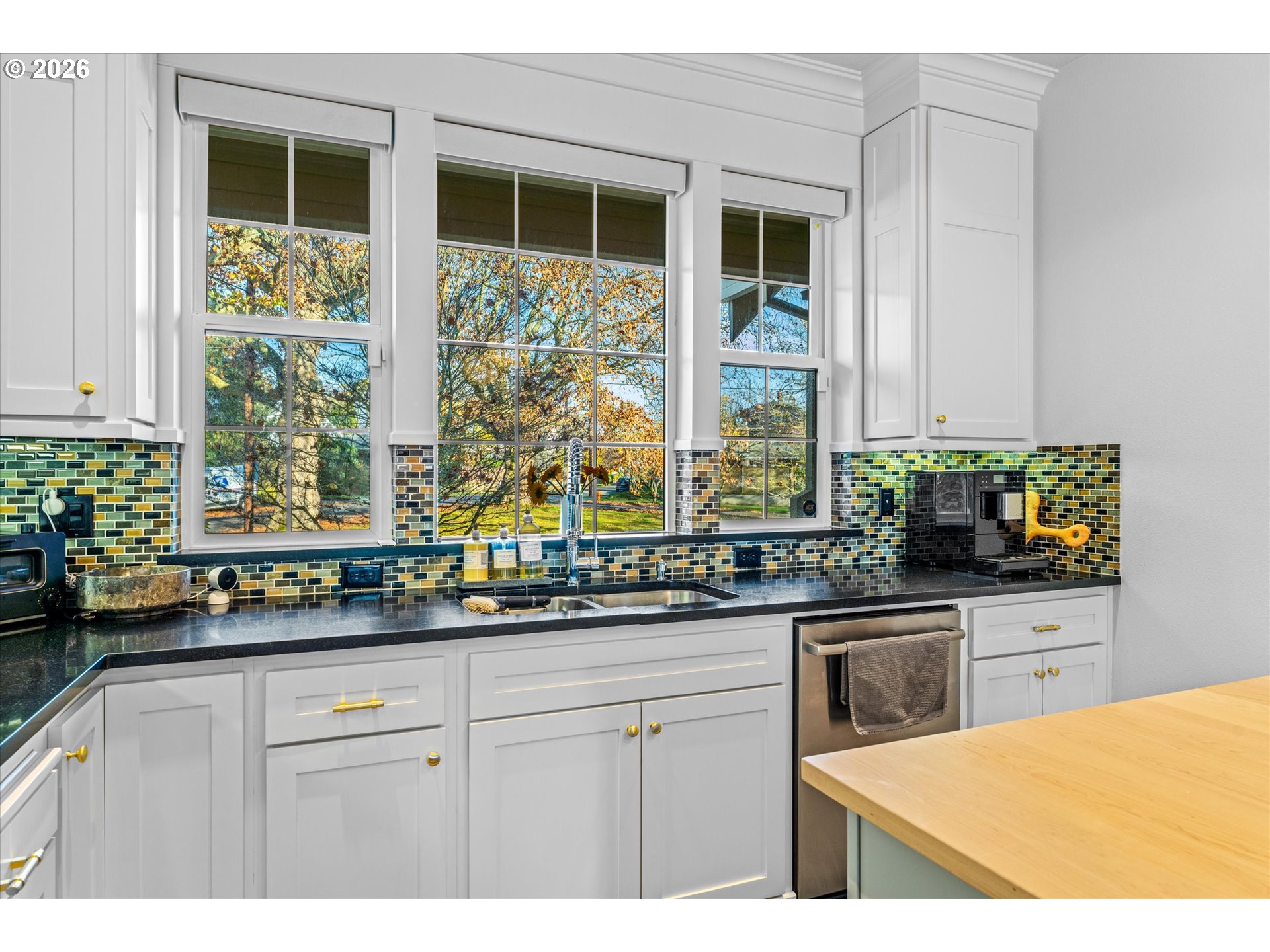 3969 N OVERLOOK BLVD B