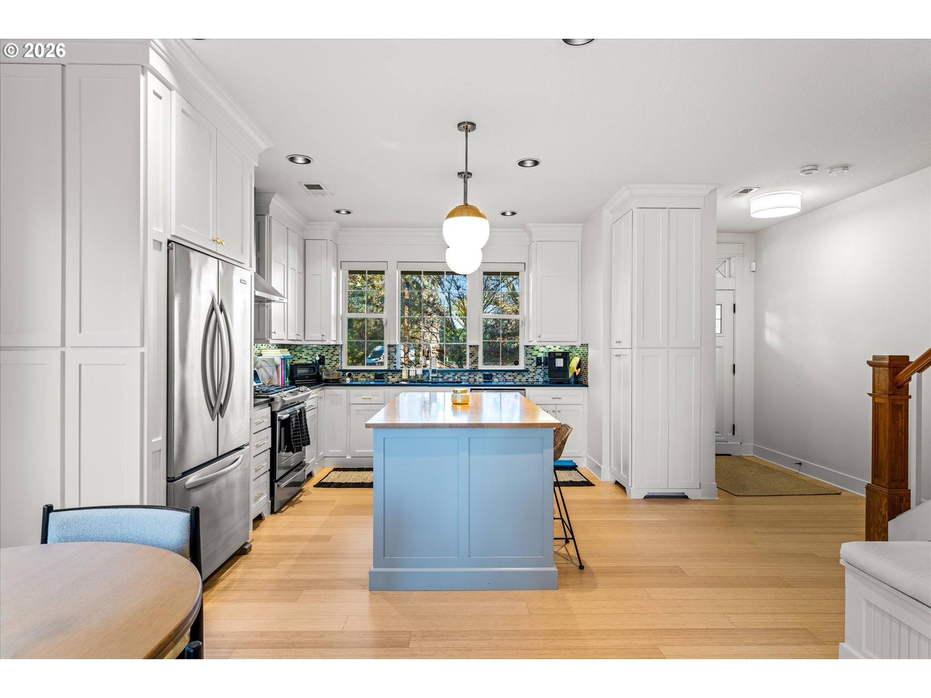 3969 N OVERLOOK BLVD B