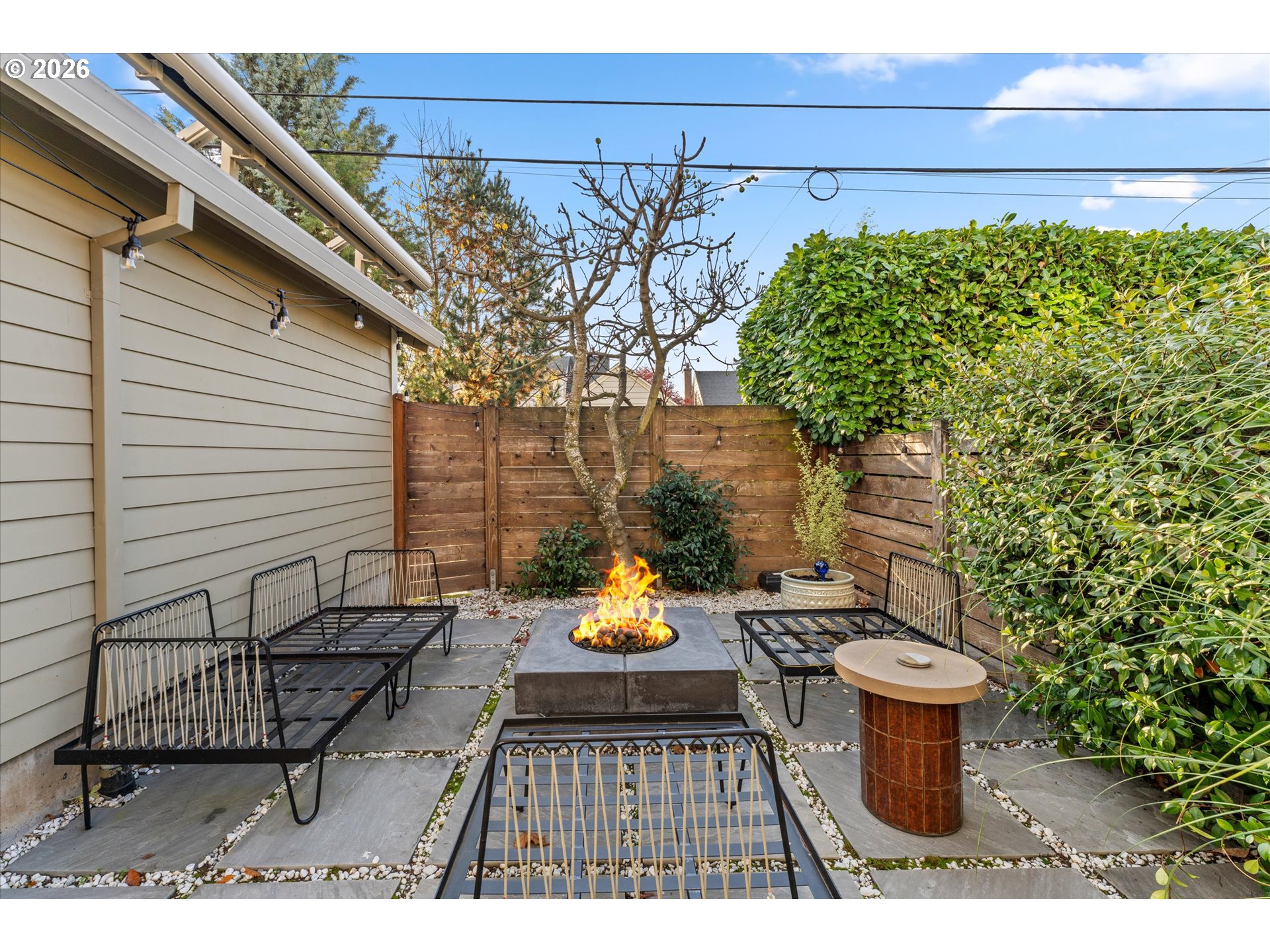 3969 N OVERLOOK BLVD B