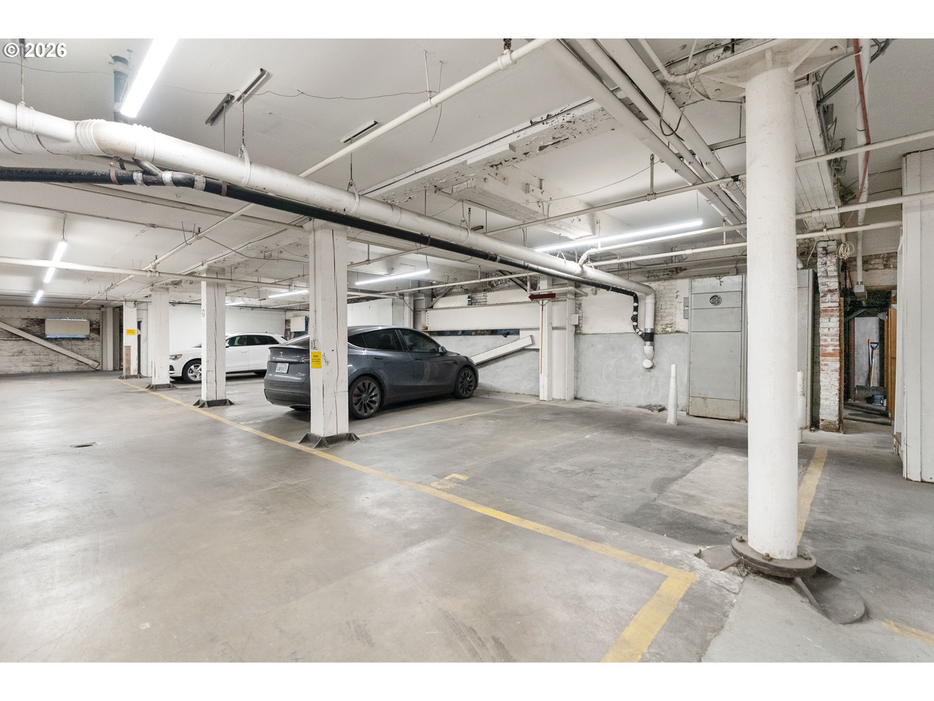 1011 NW GLISAN ST 302