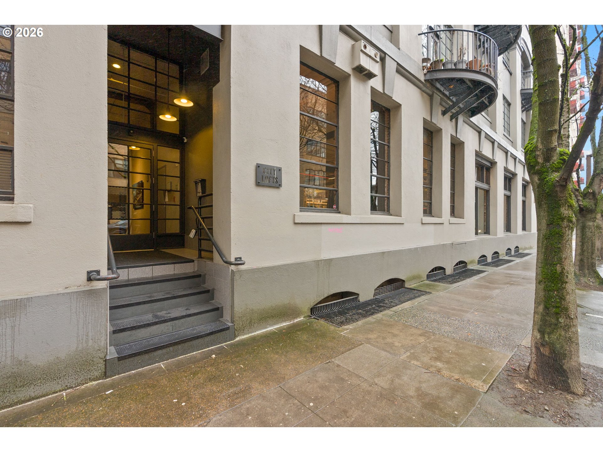 1011 NW GLISAN ST 302