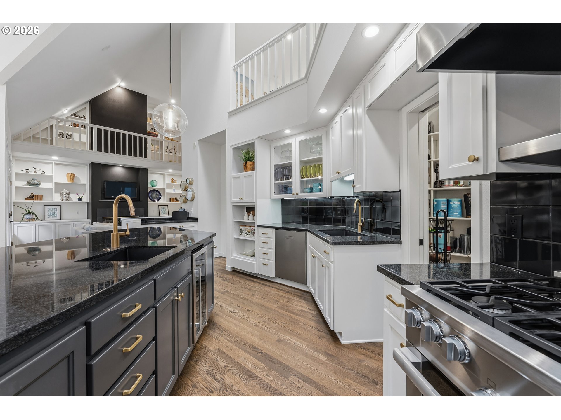29 HILLSHIRE DR