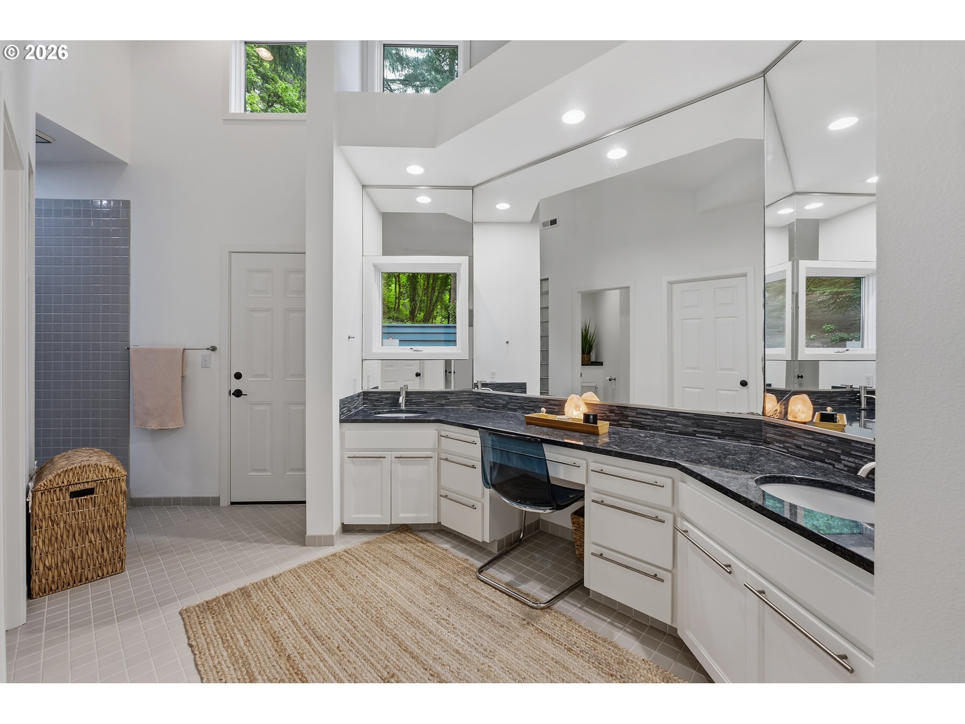 29 HILLSHIRE DR