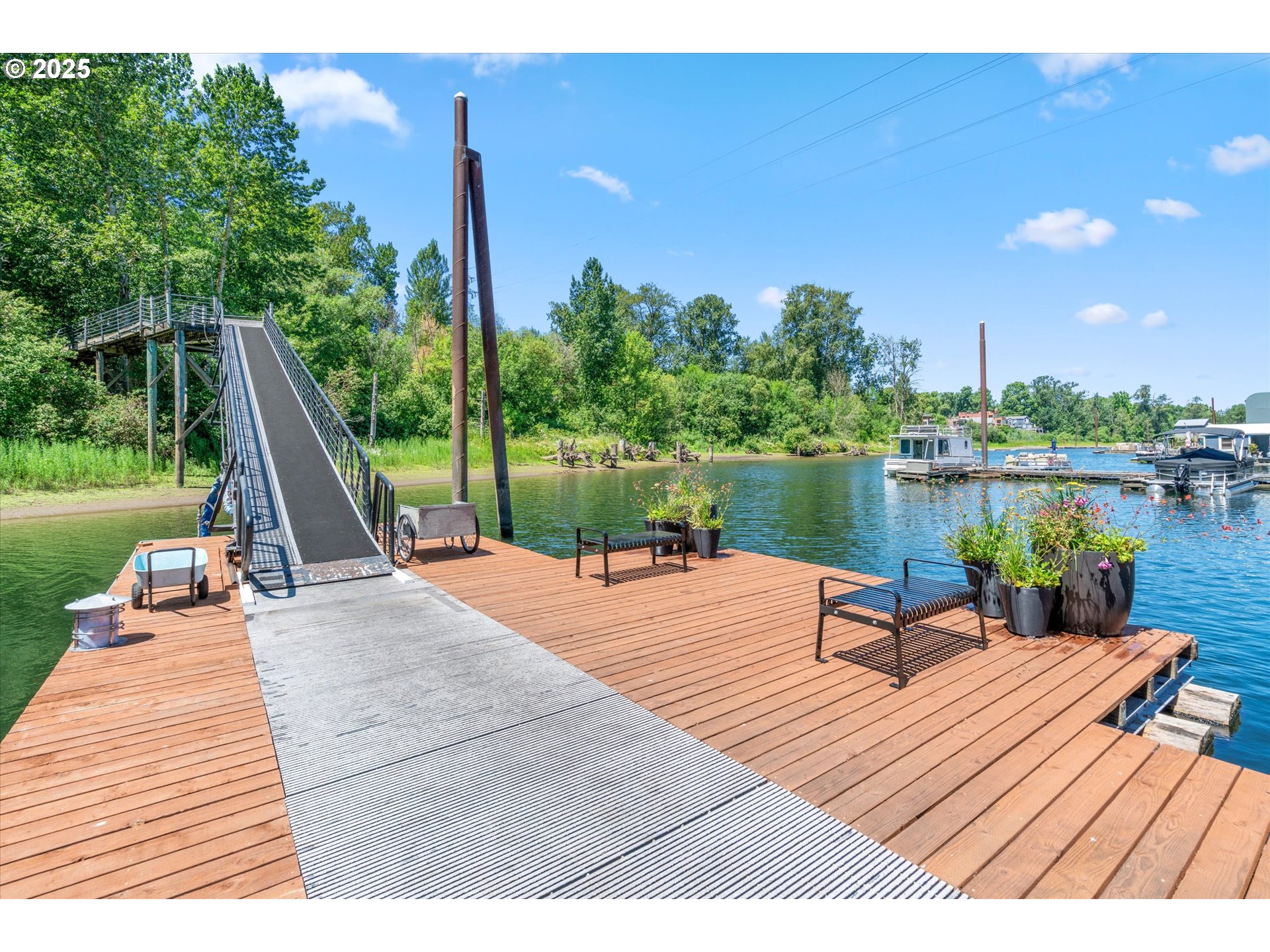 7720 S Macadam AVE #8