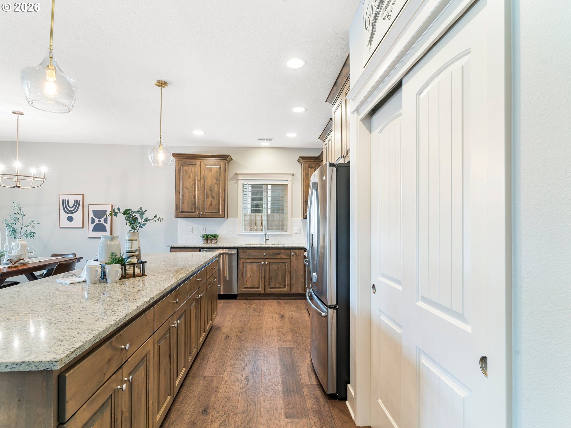 415 E RENTFRO WAY