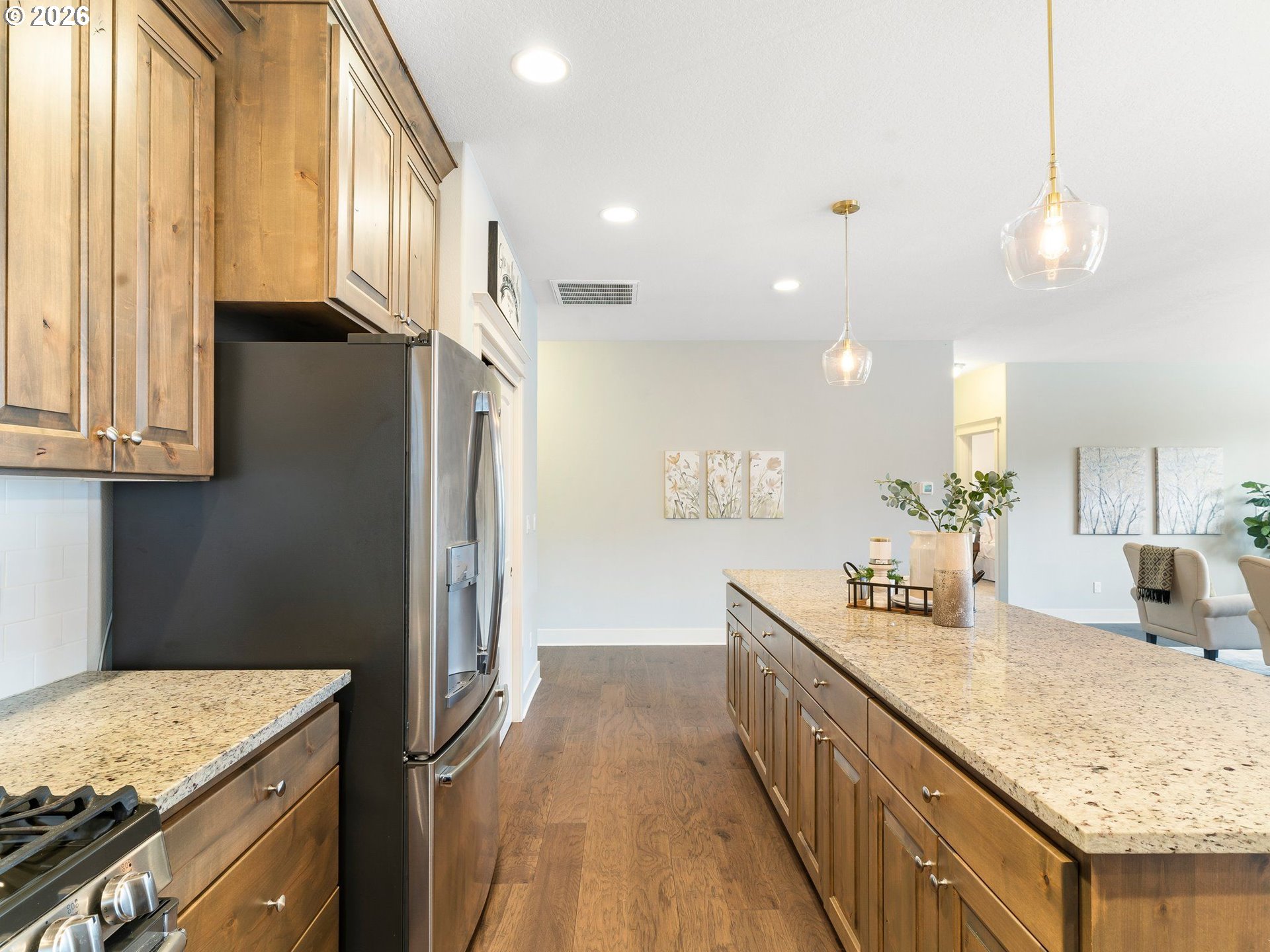 415 E RENTFRO WAY
