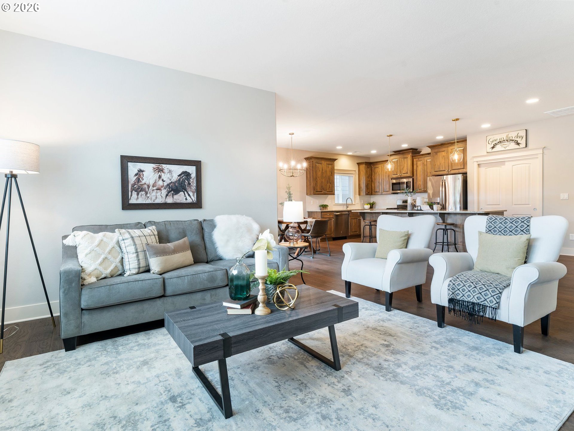 415 E RENTFRO WAY