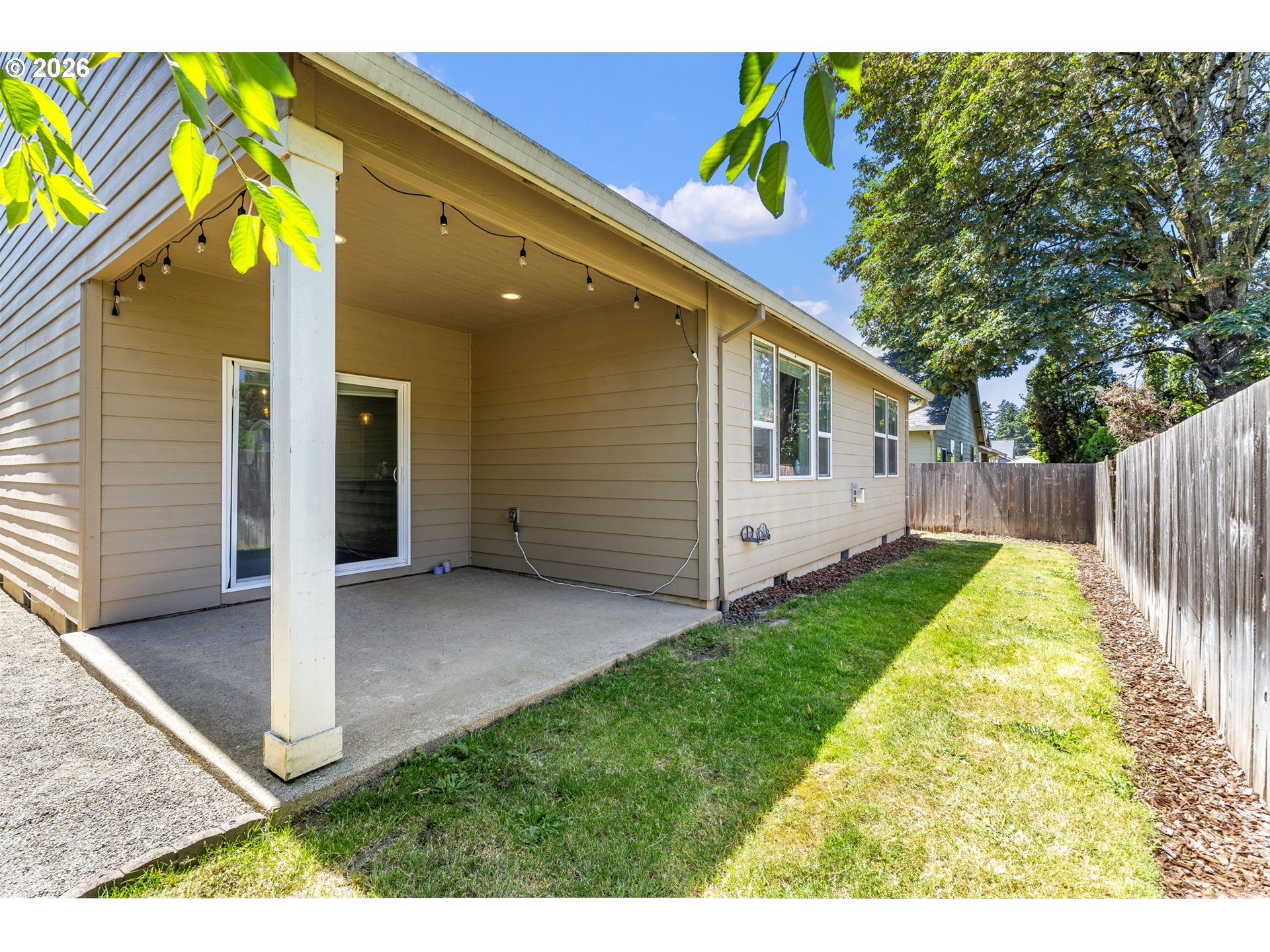 415 E RENTFRO WAY
