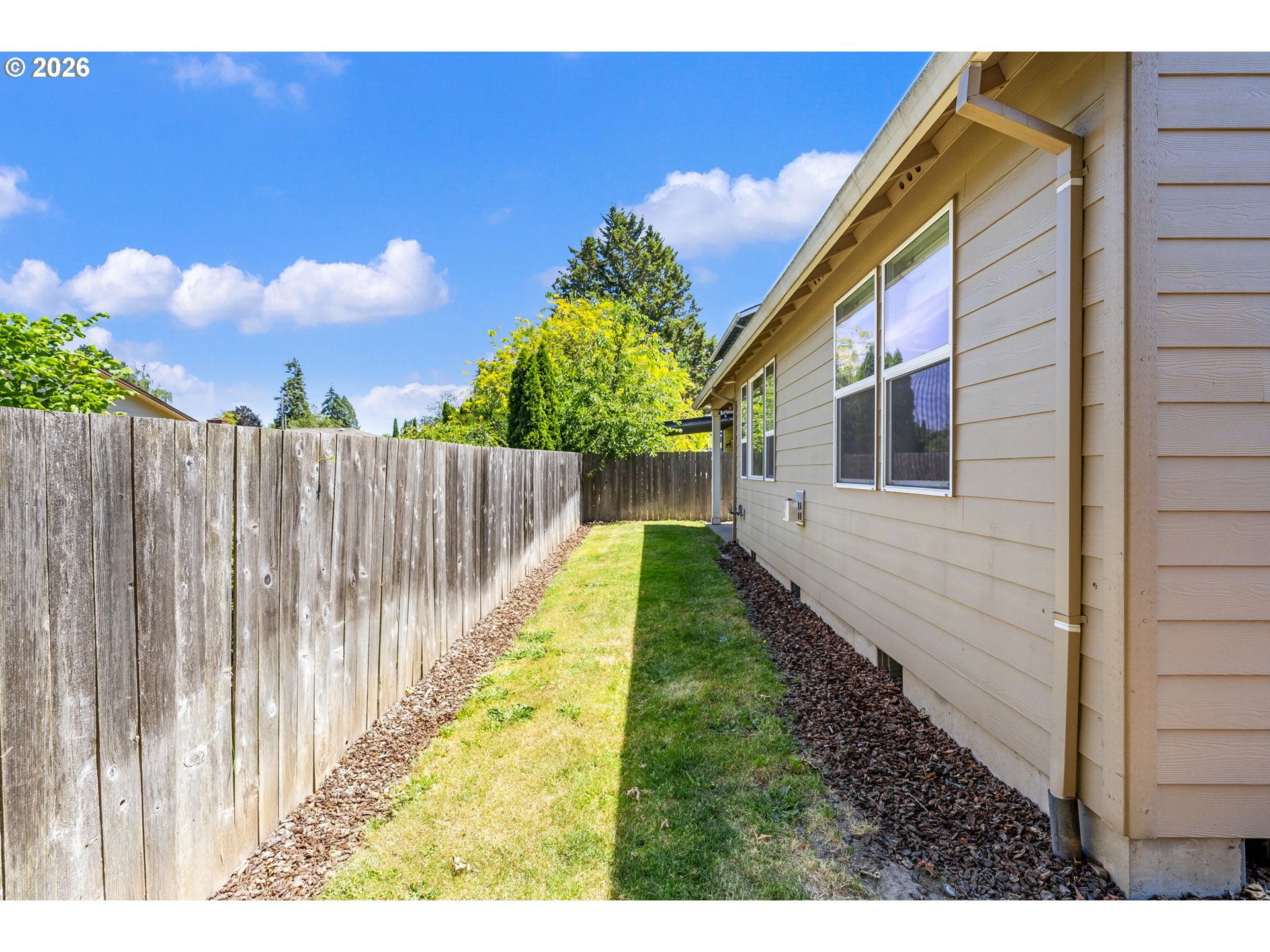 415 E RENTFRO WAY