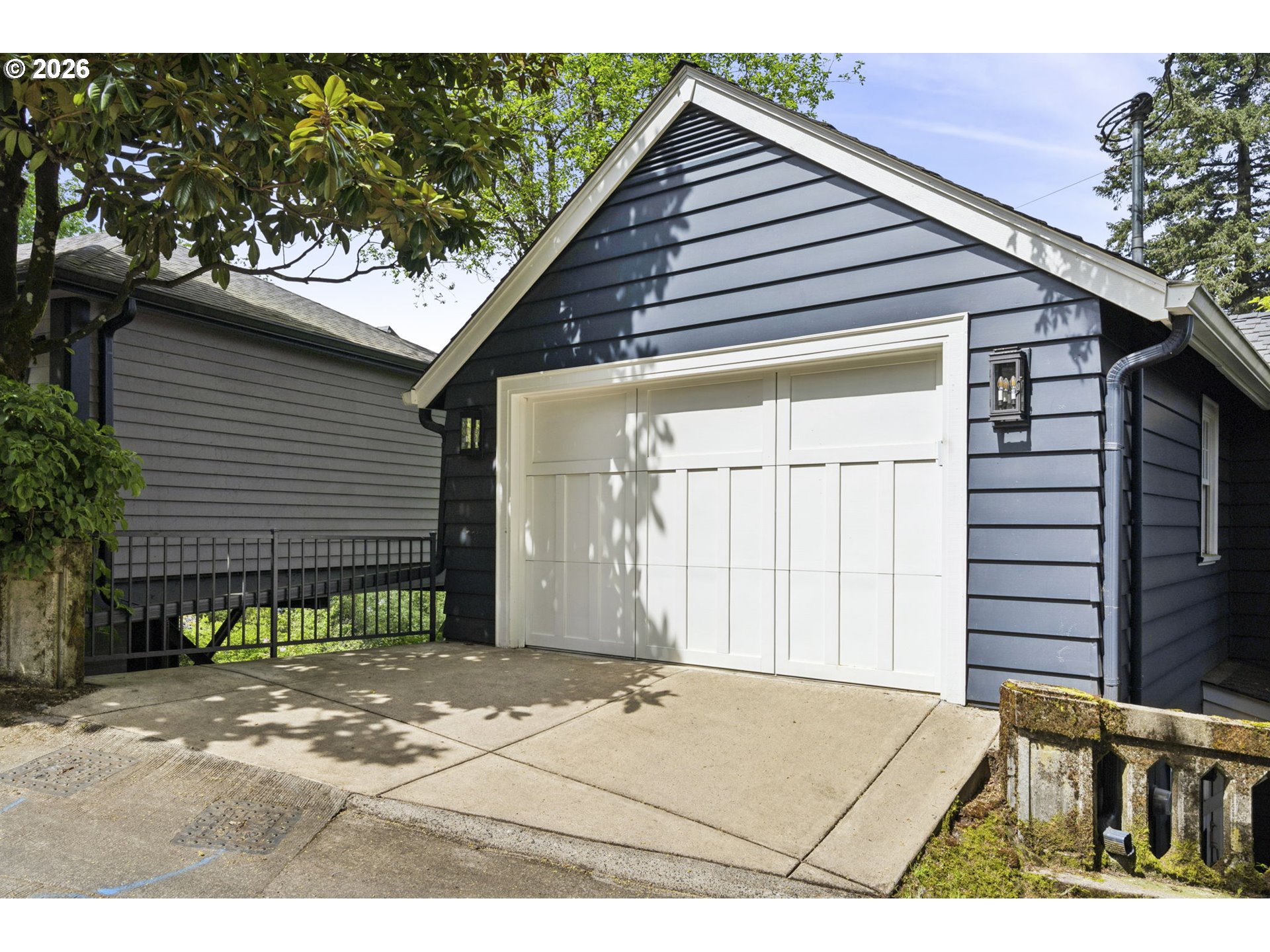 2505 SW HILLCREST DR