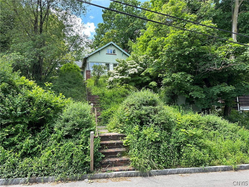 1026 Ackerman Avenue