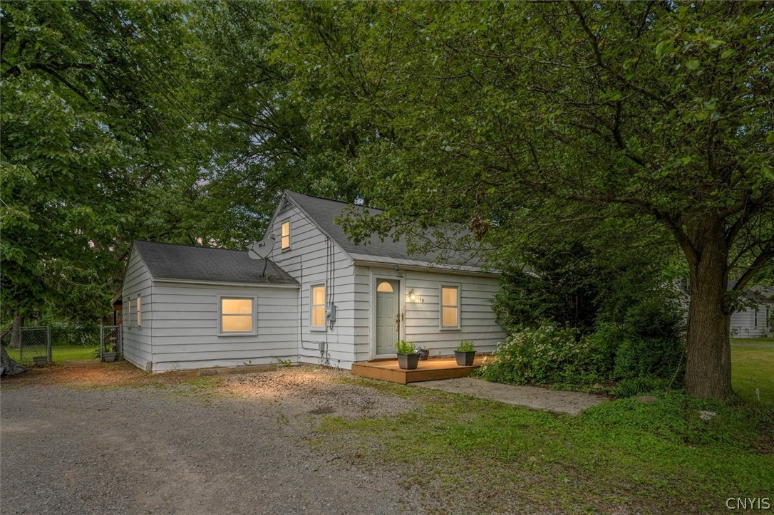 6179 Lakeshore Road