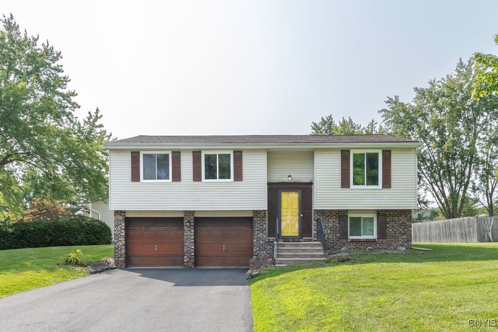 8279 Warbler Way