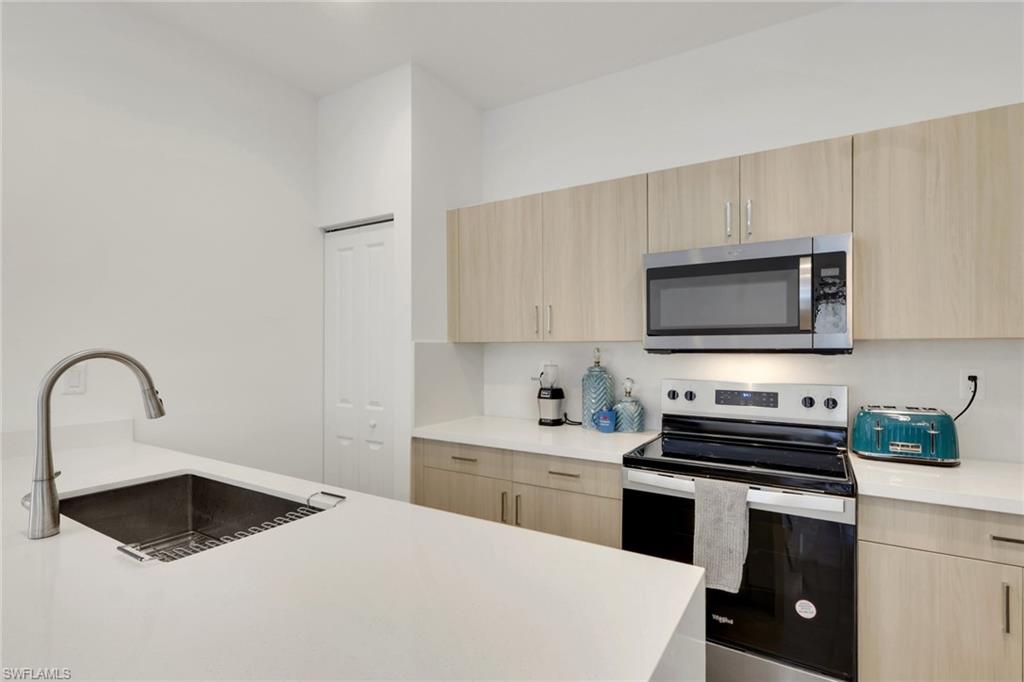 5116 Isidora LN