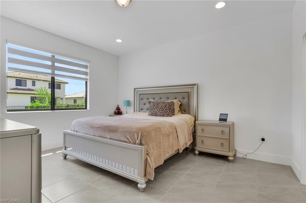 5116 Isidora LN