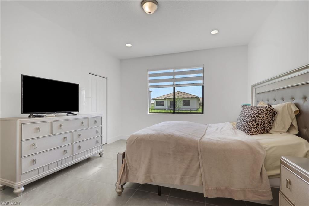 5116 Isidora LN