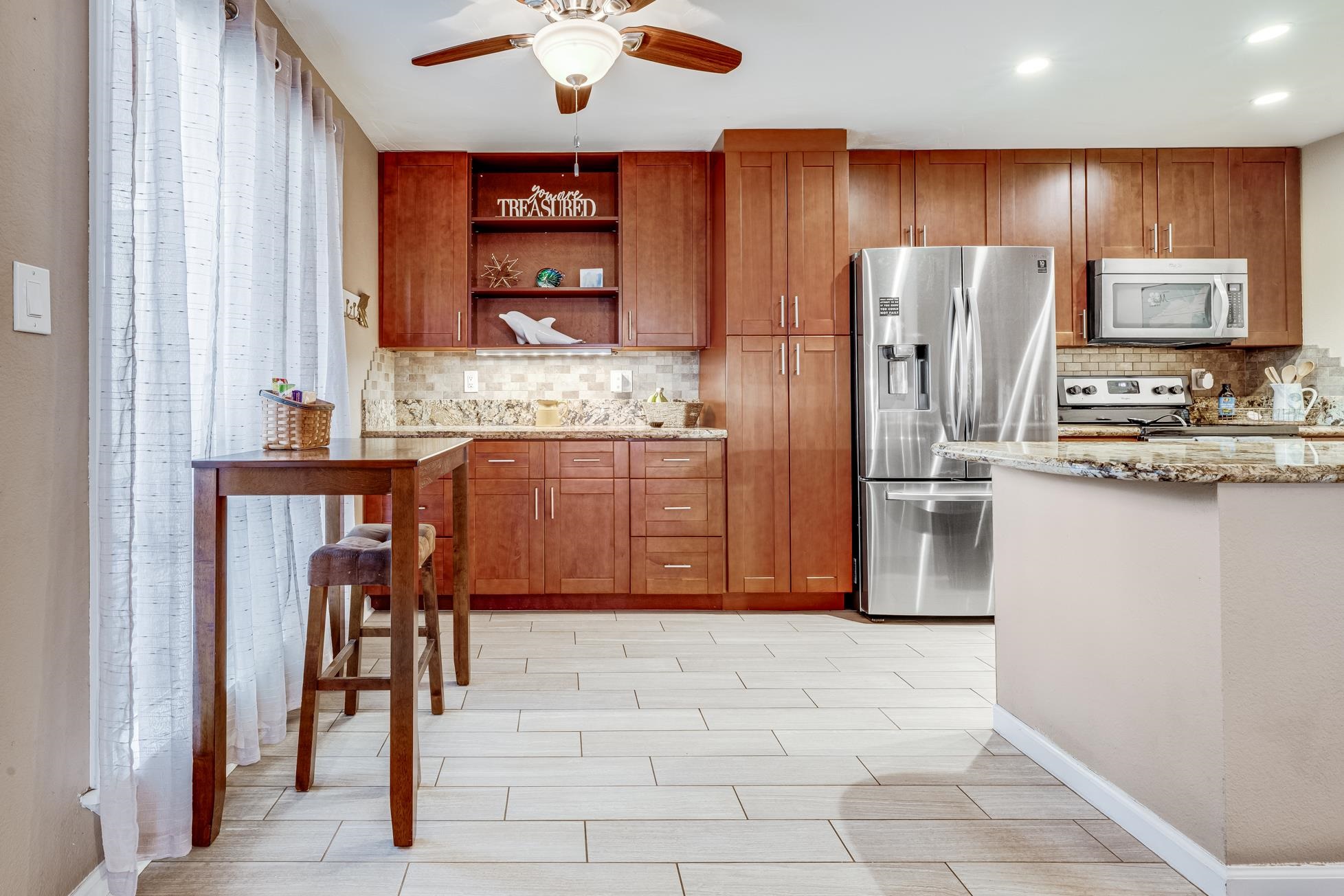 140 UWAPO Rd Unit: 9-103