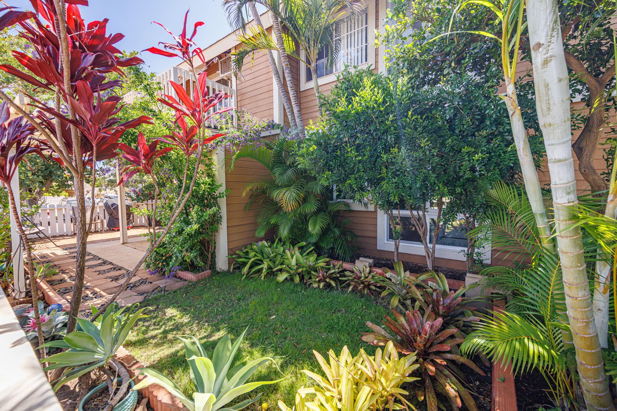 140 UWAPO Rd Unit: 9-103