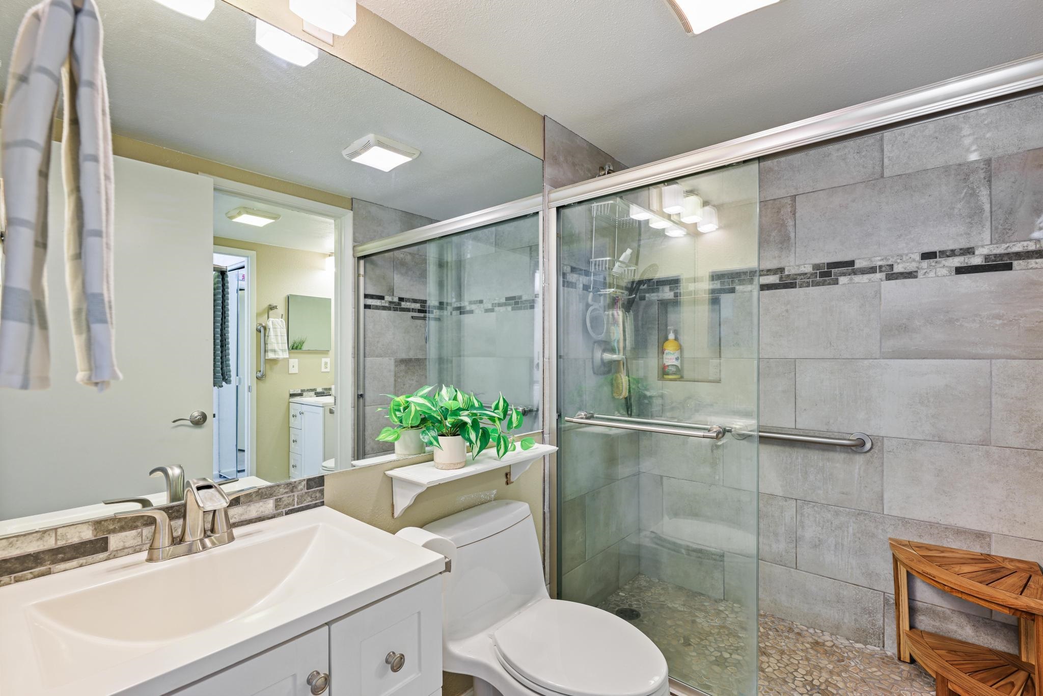 160 Keonekai Rd Unit: 7-101