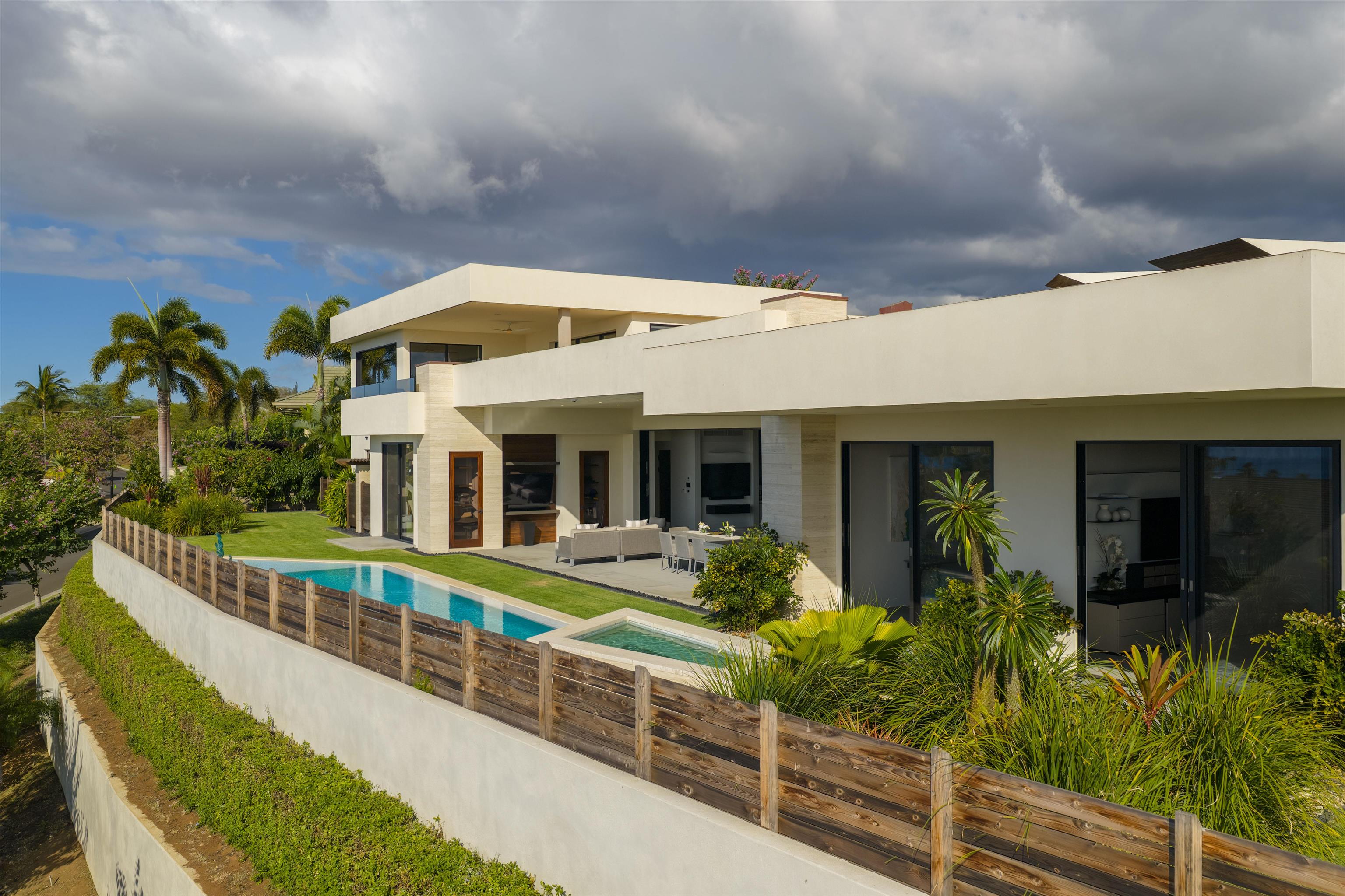 11 Halapa Pl
