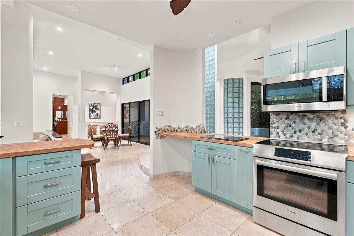 3150 Waiea Pl