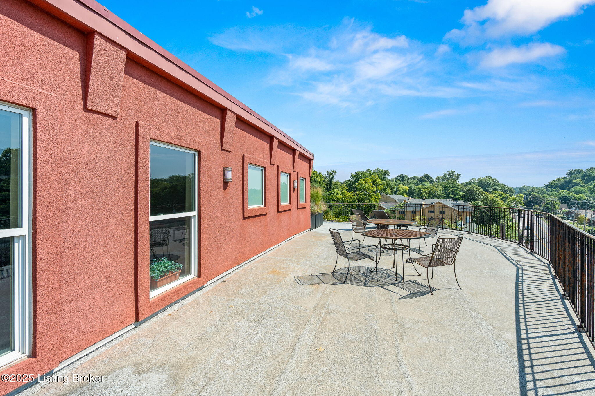 2411 Brownsboro Rd, 407