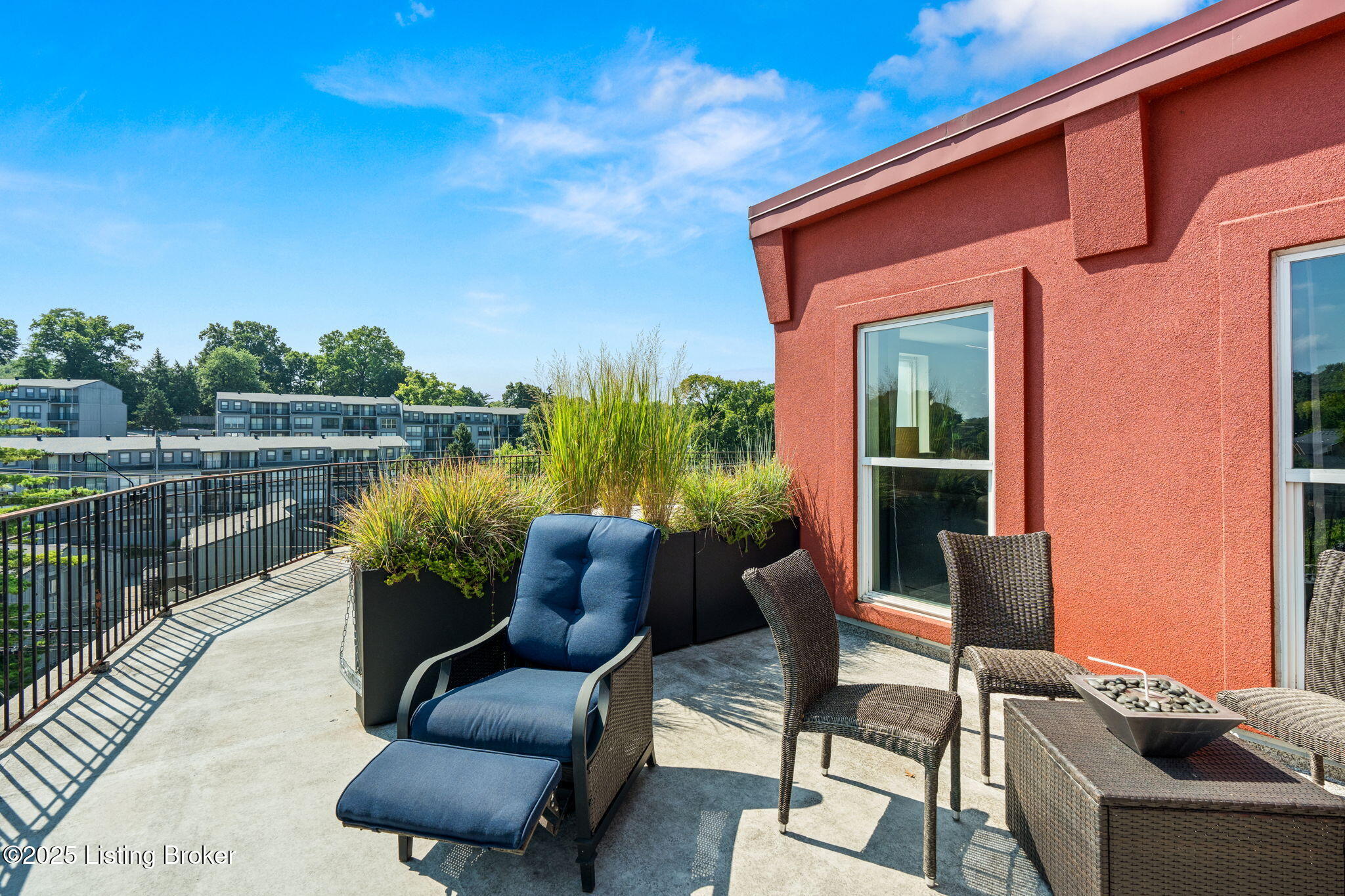 2411 Brownsboro Rd, 407