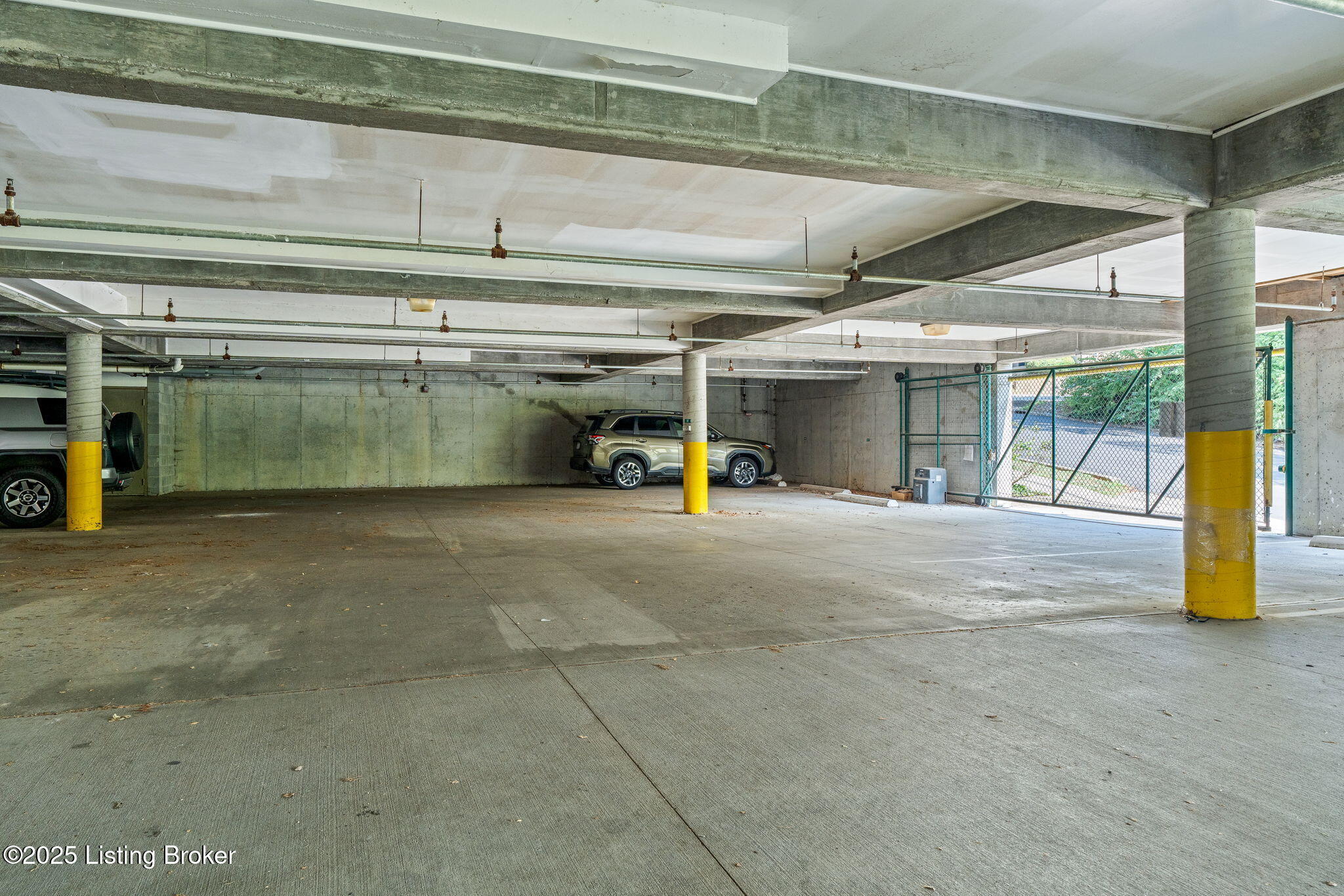 2411 Brownsboro Rd, 407