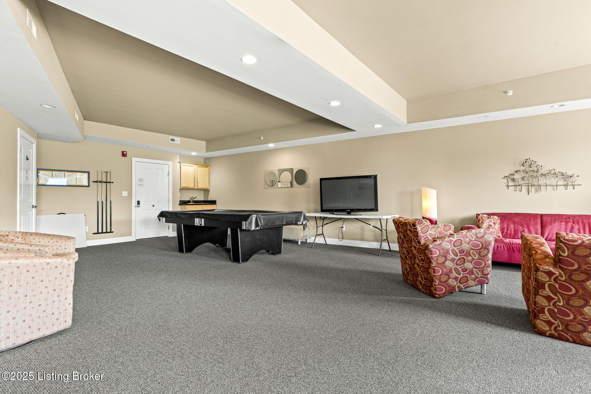 2411 Brownsboro Rd, 407