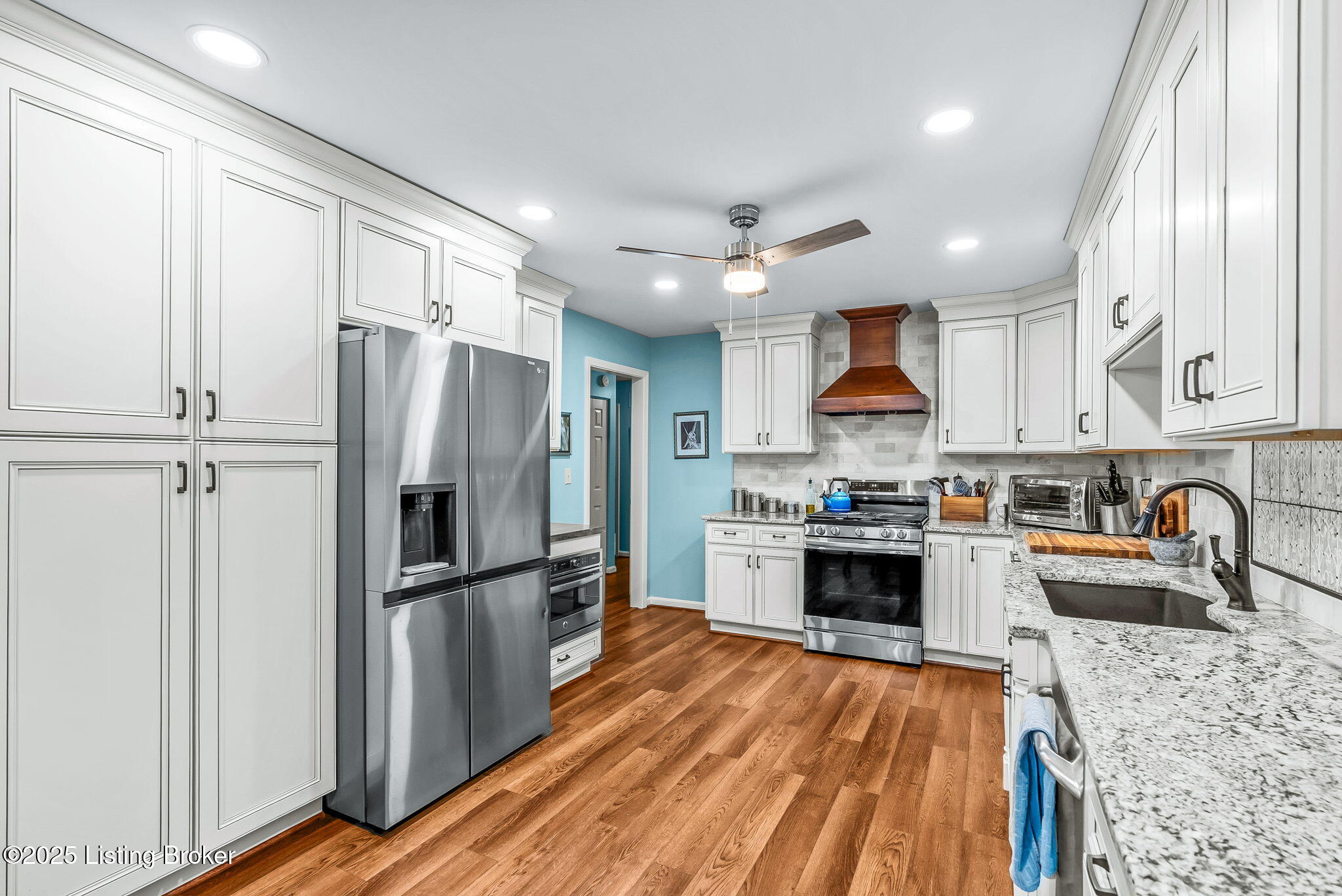 1006 Corn Island Ct, Louisville