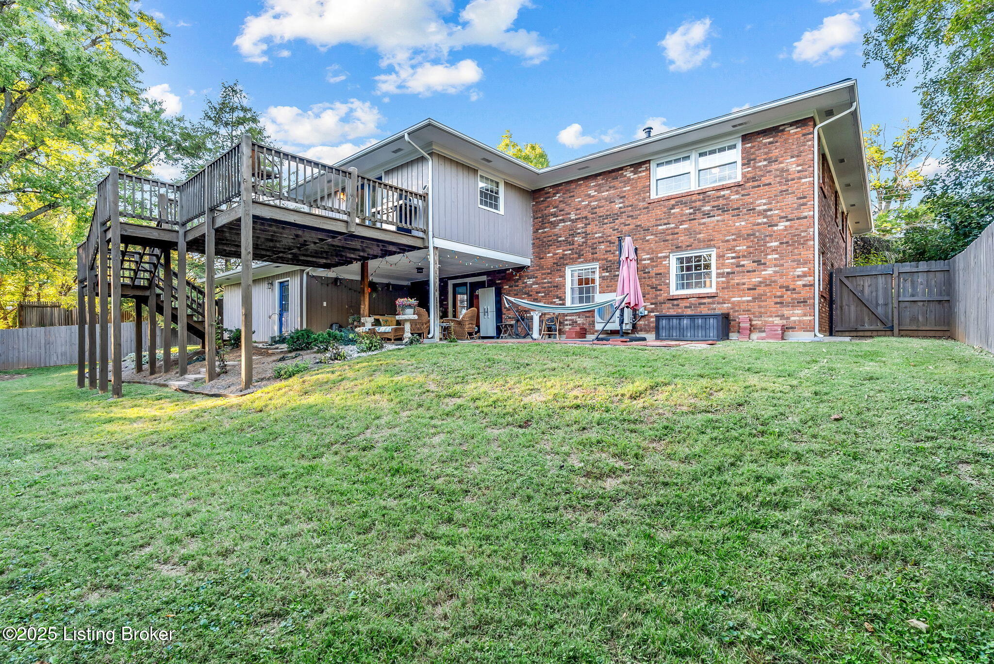 1006 Corn Island Ct, Louisville