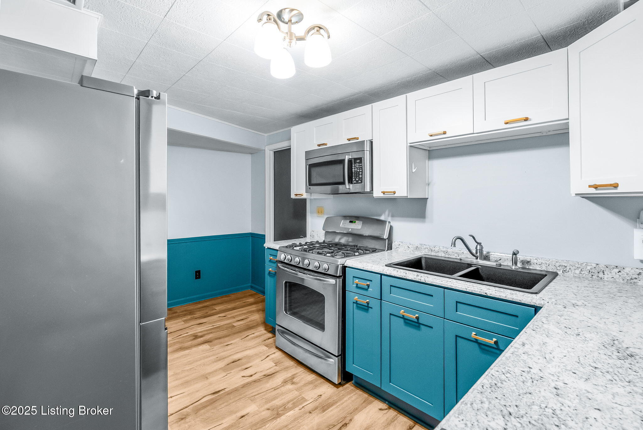 1006 Corn Island Ct, Louisville