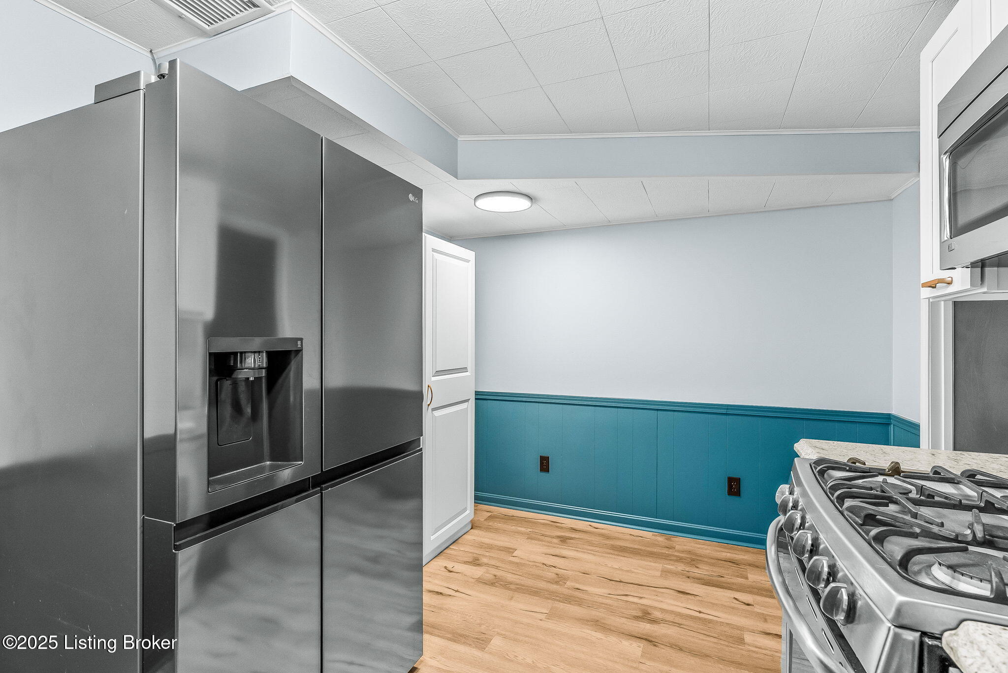 1006 Corn Island Ct, Louisville