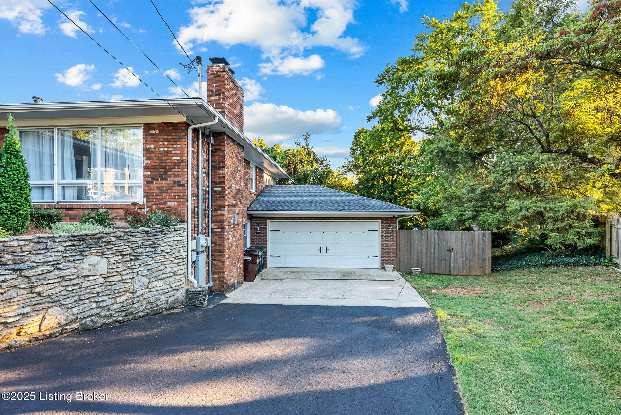 1006 Corn Island Ct, Louisville