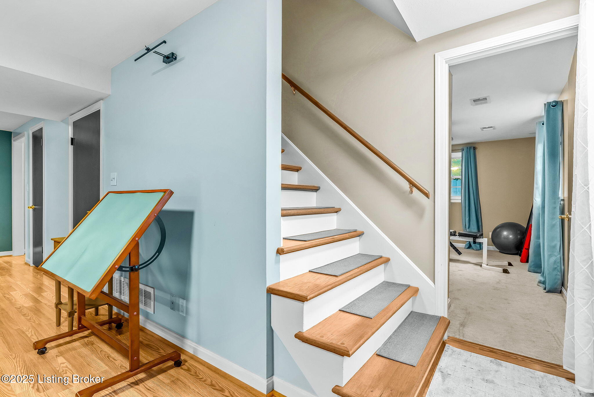 1006 Corn Island Ct, Louisville