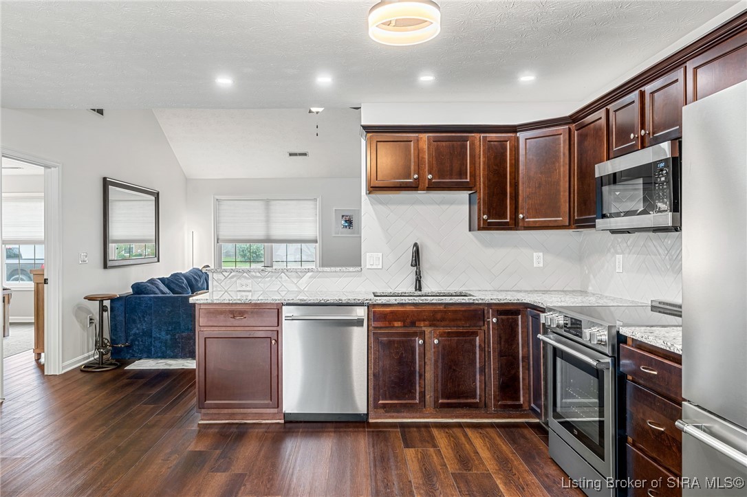 11900 Columbus Parkway