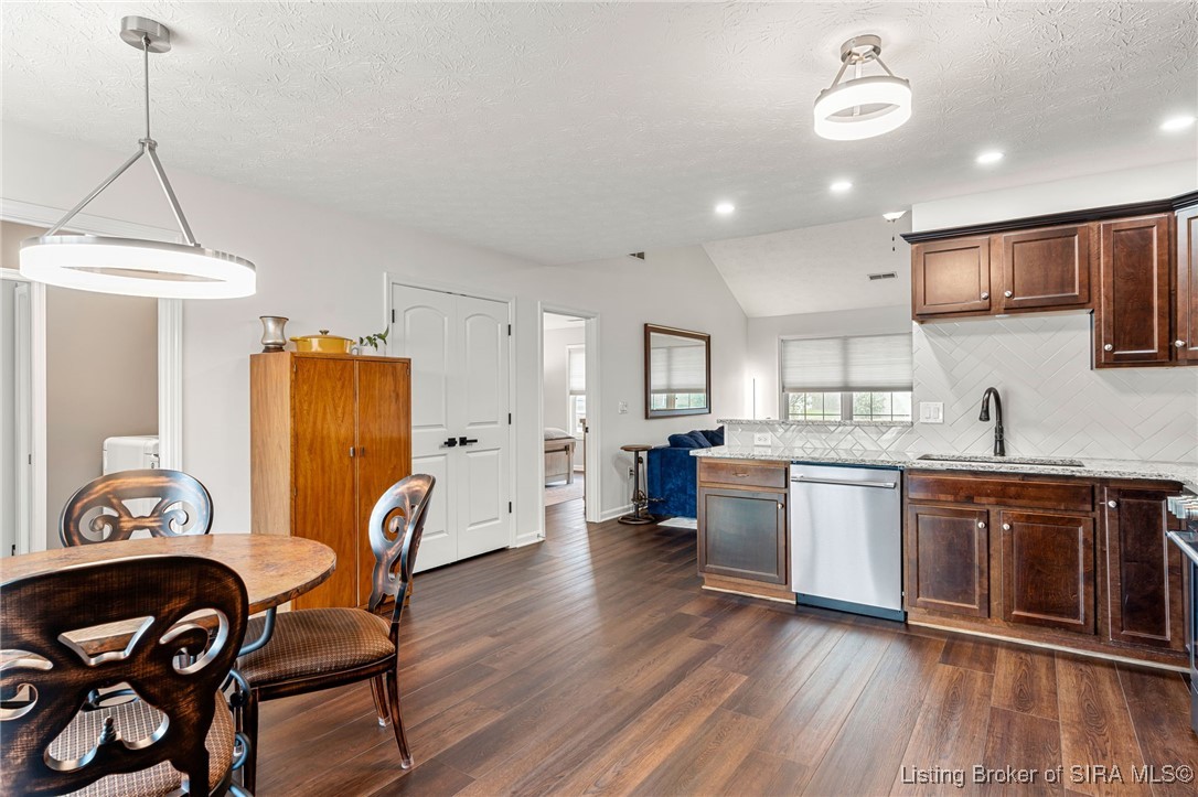 11900 Columbus Parkway