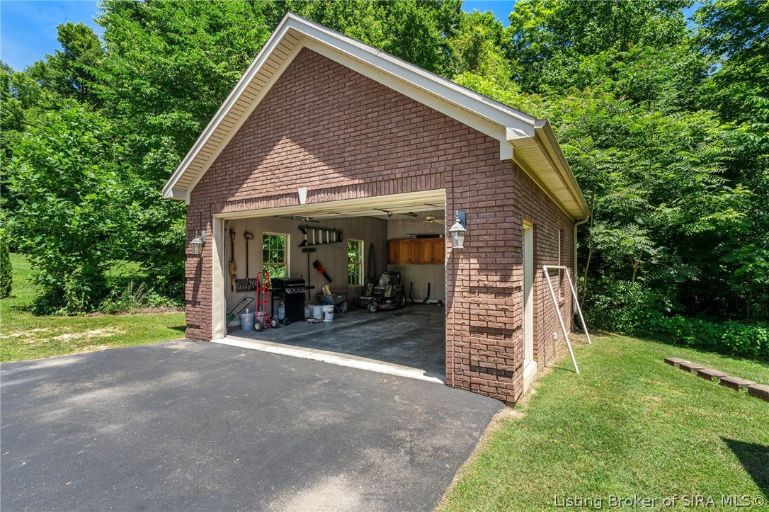 3221 Cave Hill Road NE