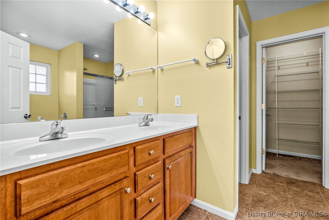 1807 Sterling Oaks Drive