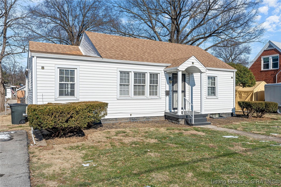 221 Harrison Avenue W