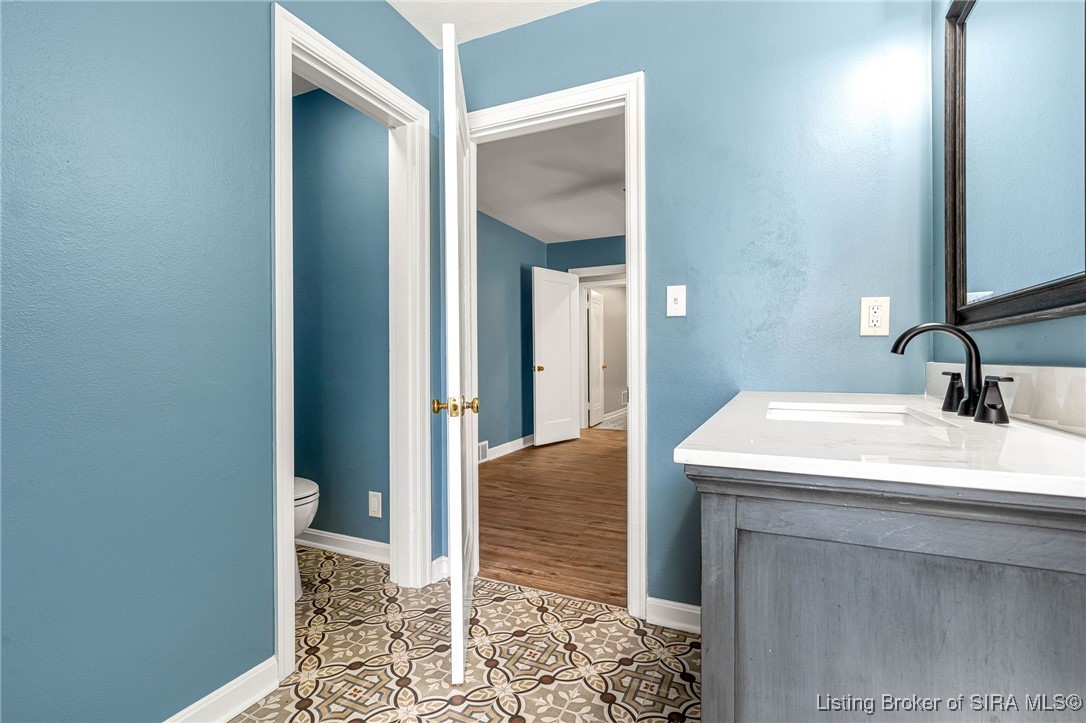 221 Harrison Avenue W