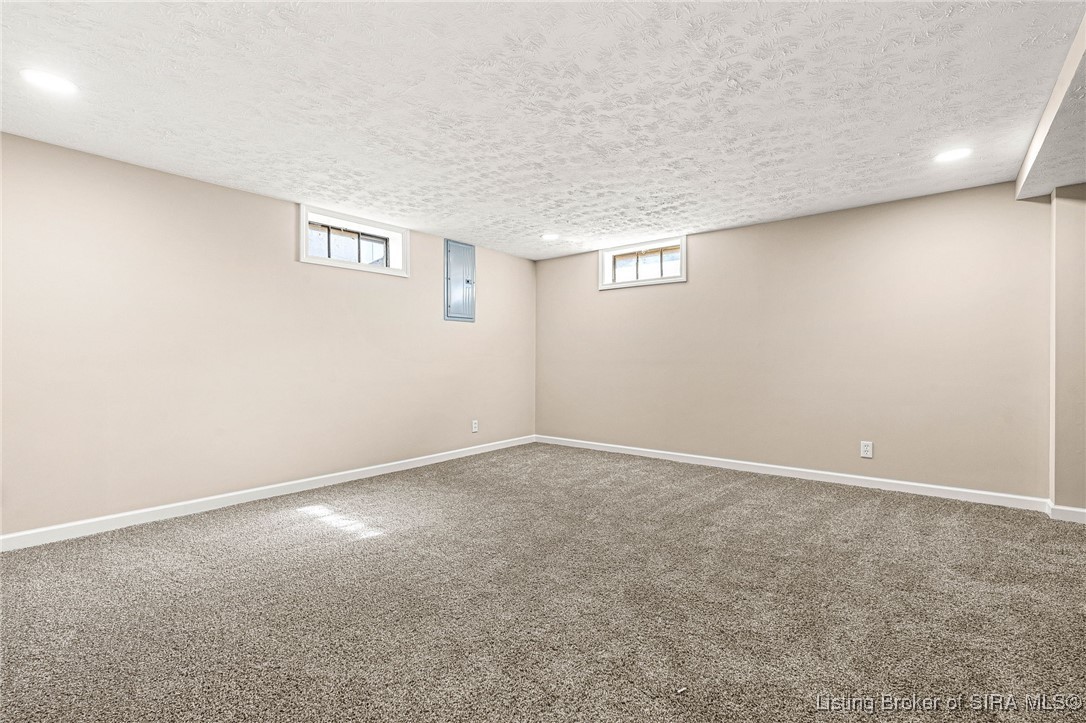 221 Harrison Avenue W