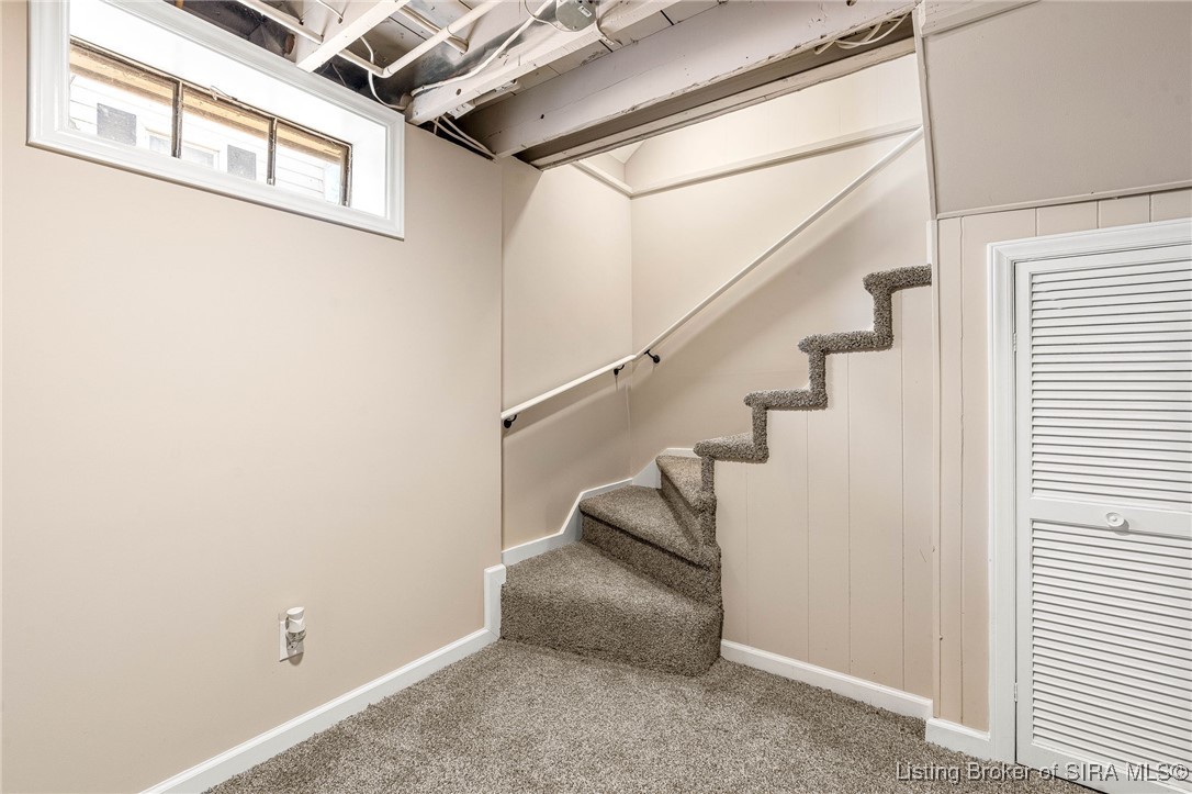 221 Harrison Avenue W